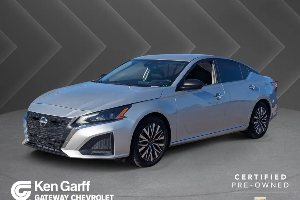 2024 Nissan Altima 2.5 SV photo 1