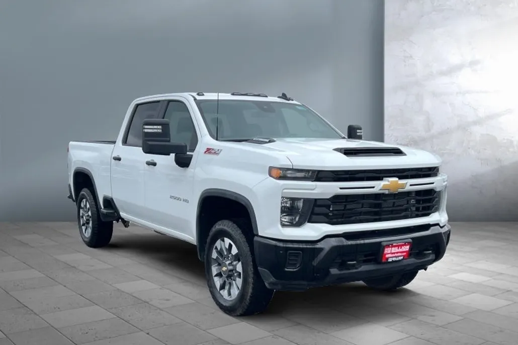 2024 Chevrolet Silverado 2500HD Custom photo 1