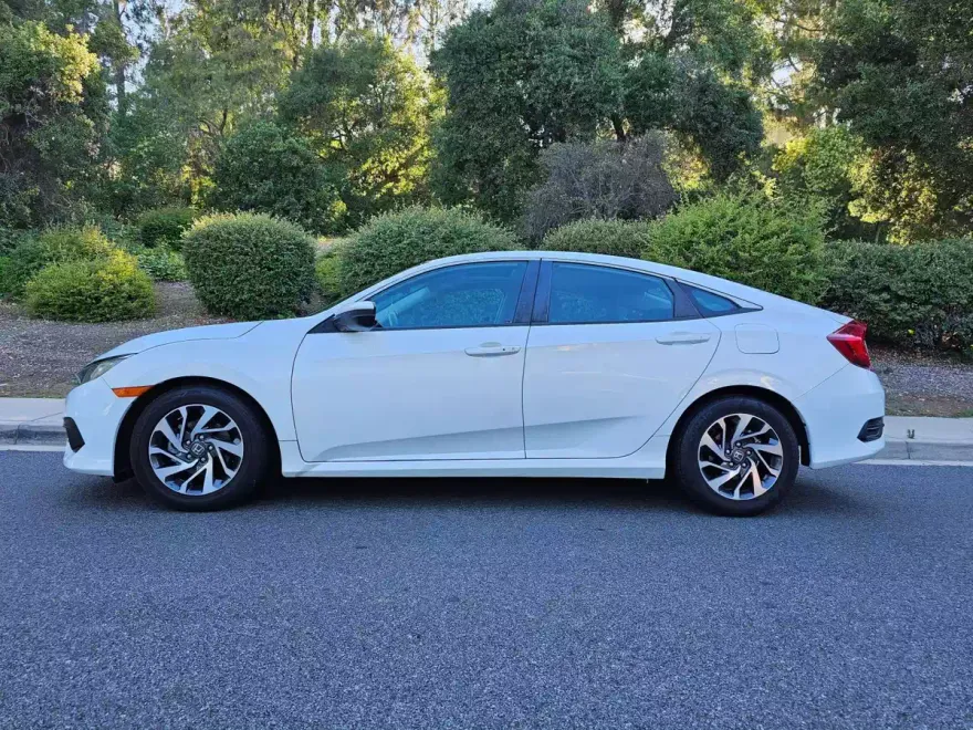 2017 Honda Civic EX photo 1