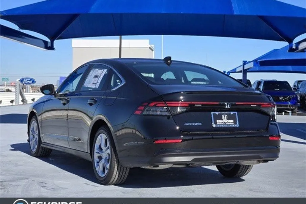 2025 Honda Accord LX photo 1