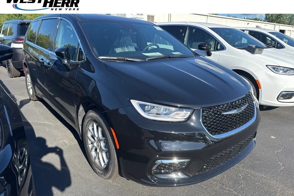 2026 Chrysler Pacifica photo 1