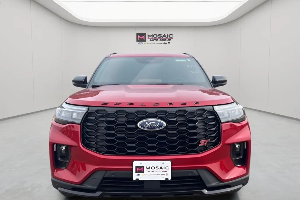 2025 Ford Explorer ST photo 1