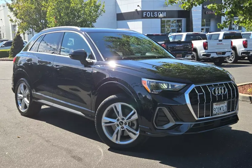 2022 Audi Q3 45 TFSI S line Premium photo 1