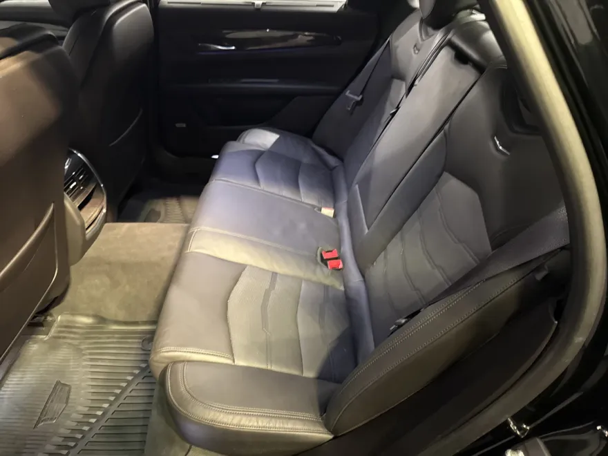 2018 Cadillac CT6 Luxury photo 1