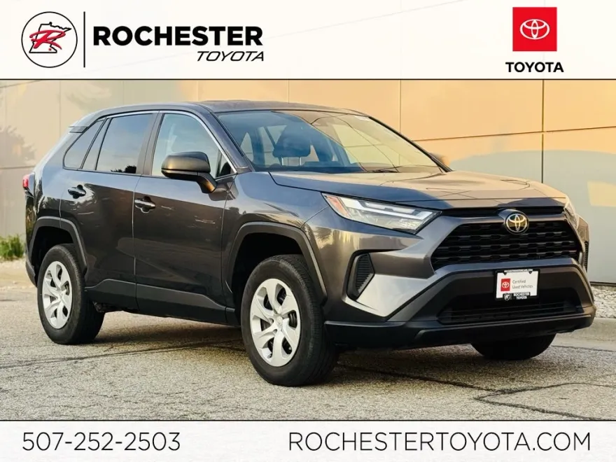 2024 Toyota RAV4 LE photo 1
