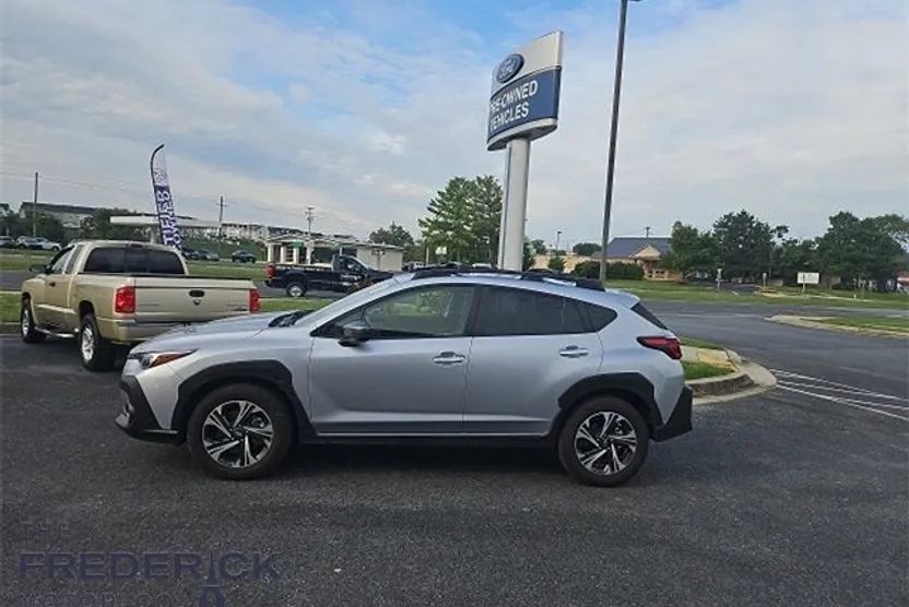 2024 Subaru Crosstrek Premium photo 1