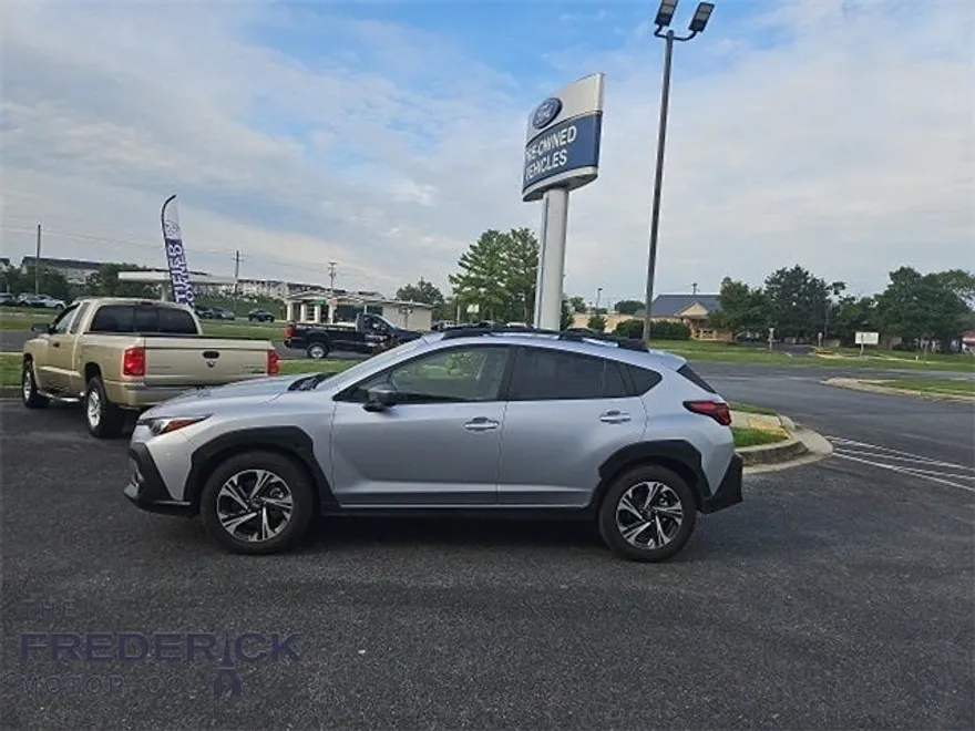 2024 Subaru Crosstrek Premium photo 1