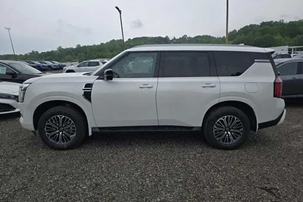 2025 Nissan Armada SL photo 1