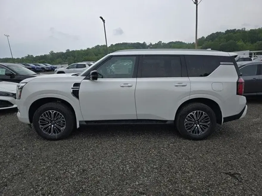 2025 Nissan Armada SL photo 1