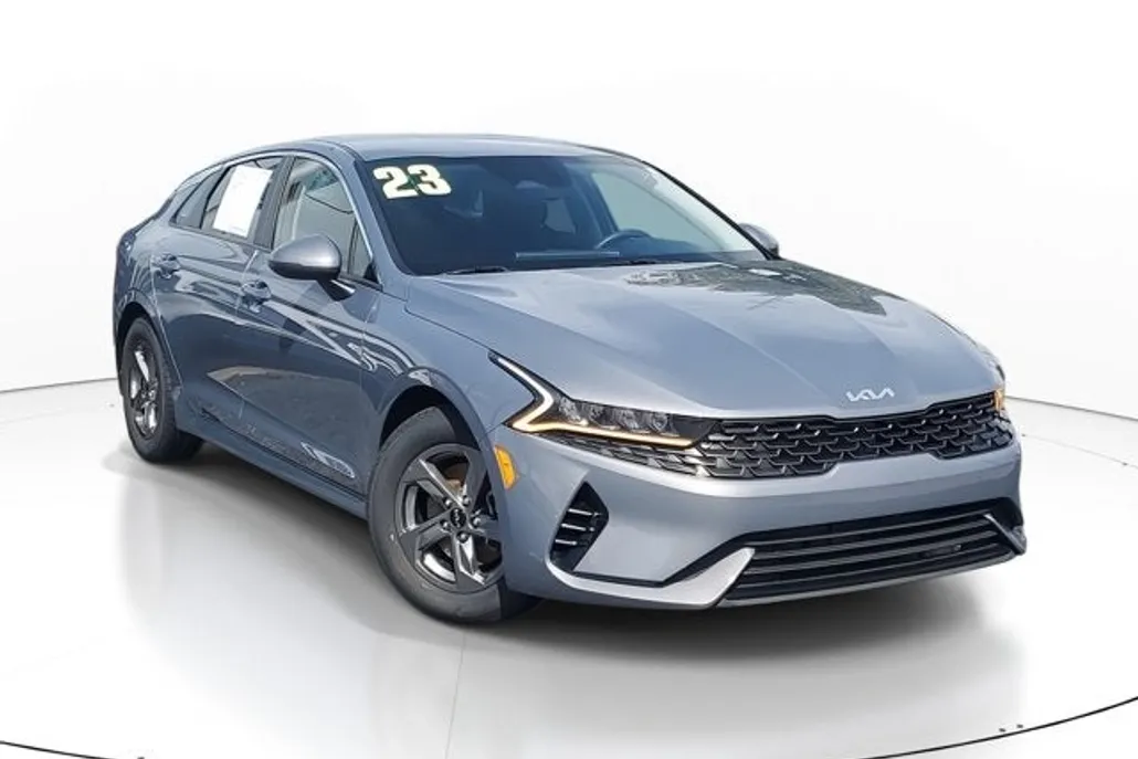 2023 Kia K5 LXS photo 1