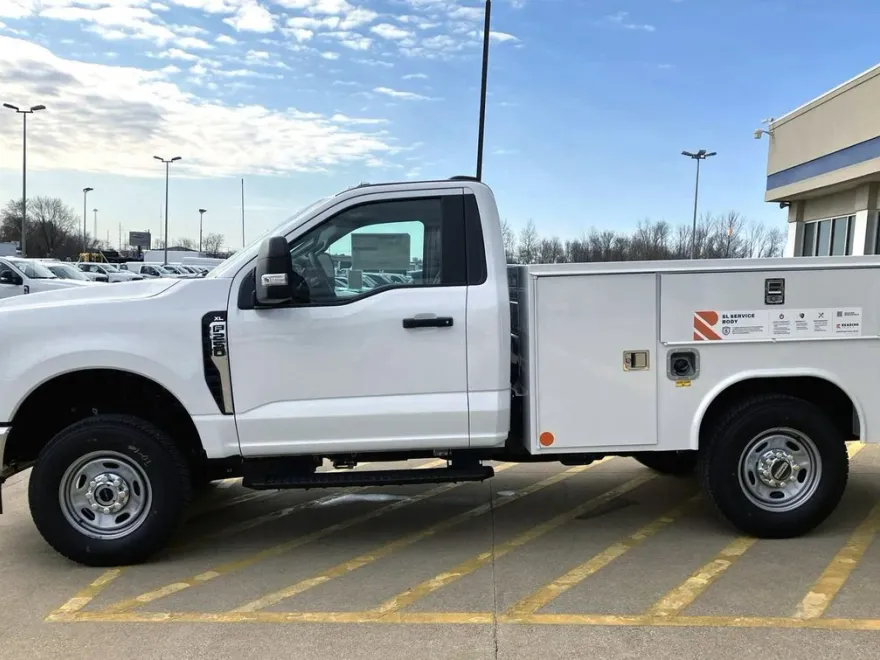 2025 Ford F-250 XL photo 1