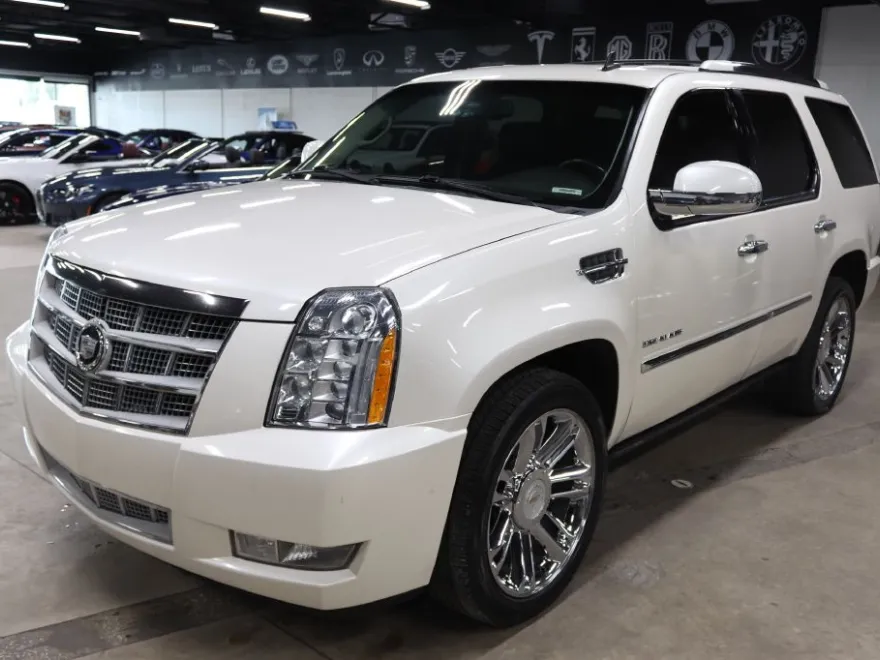 2011 Cadillac Escalade Platinum photo 1