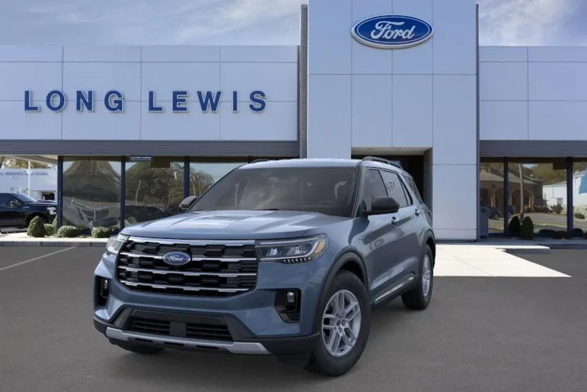 2025 Ford Explorer photo 1