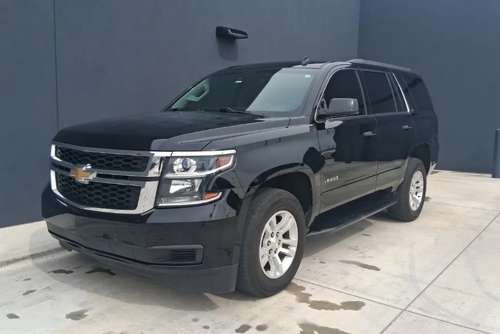 2015 Chevrolet Tahoe LT photo 1