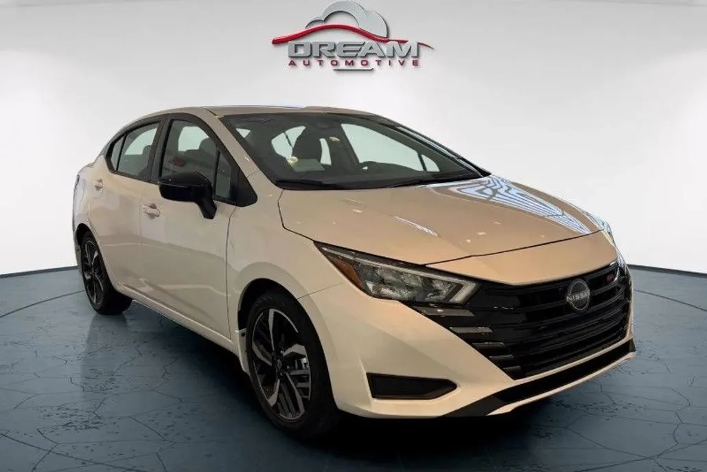 2025 Nissan Versa SR photo 1