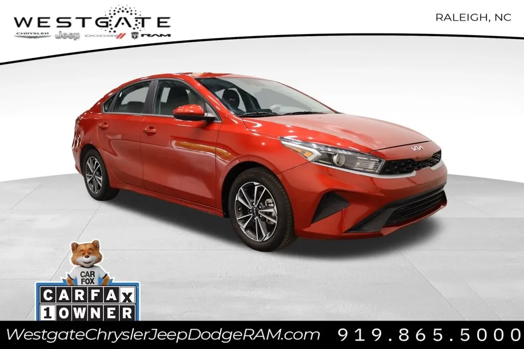 2024 Kia Forte LXS photo 1