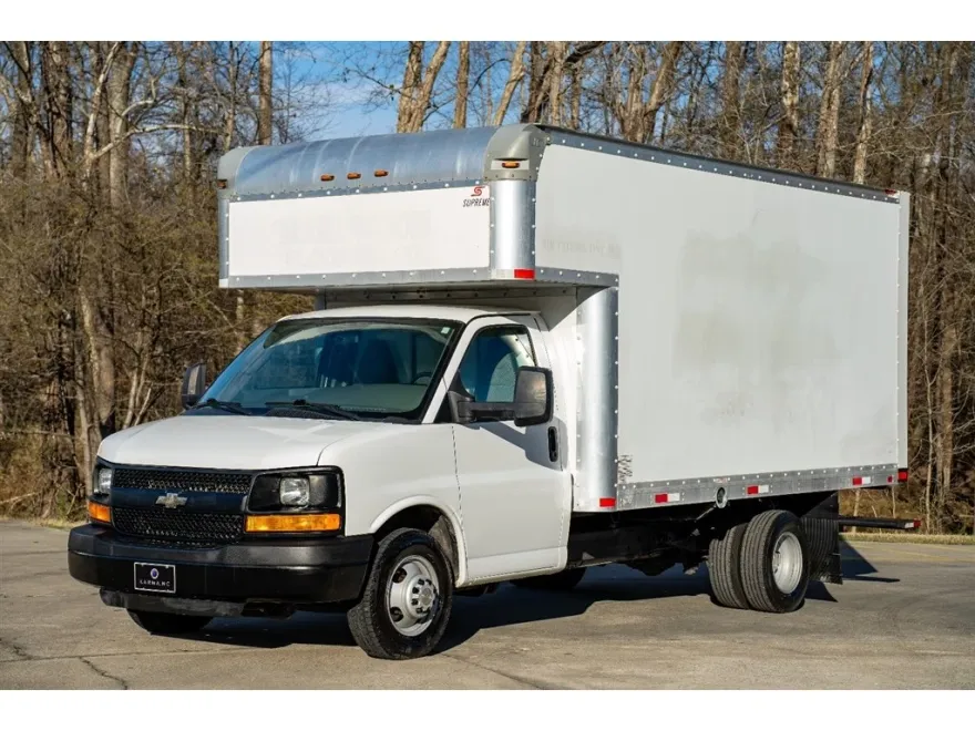 2016 Chevrolet Express photo 1