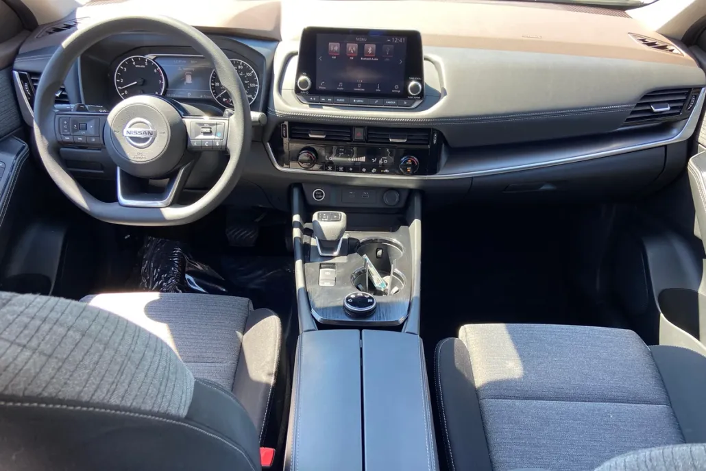 2021 Nissan Rogue SV photo 1