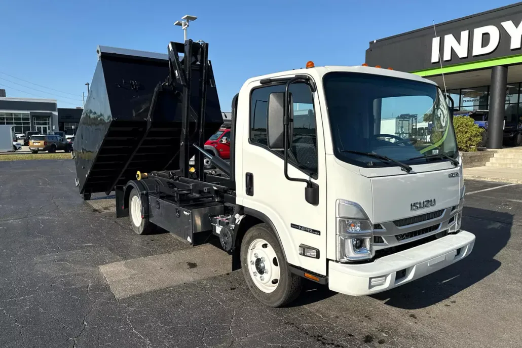 2024 Isuzu NPR photo 1