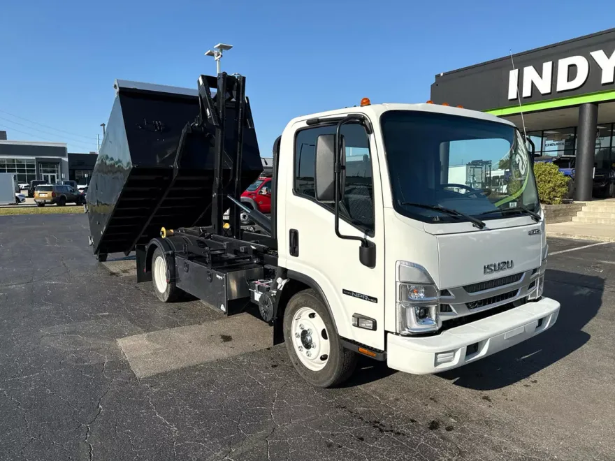 2024 Isuzu NPR photo 1