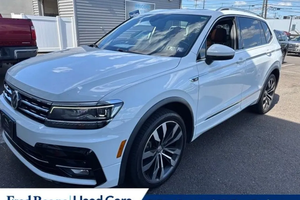 2019 Volkswagen Tiguan SEL Premium R-Line photo 1