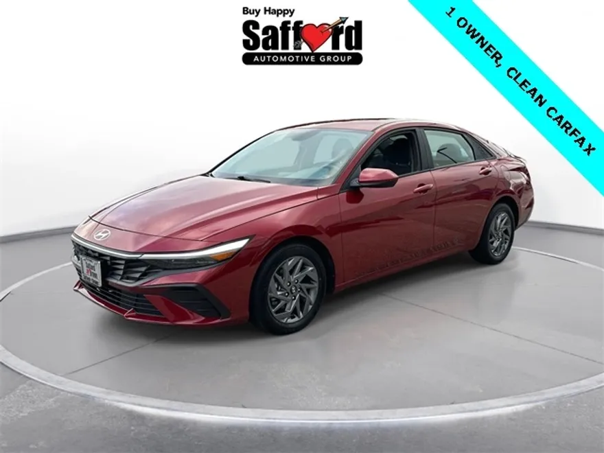 2024 Hyundai Elantra SEL photo 1