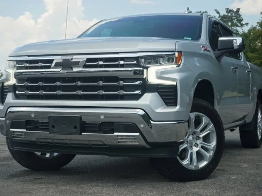 2022 Chevrolet Silverado 1500 LTZ photo 1
