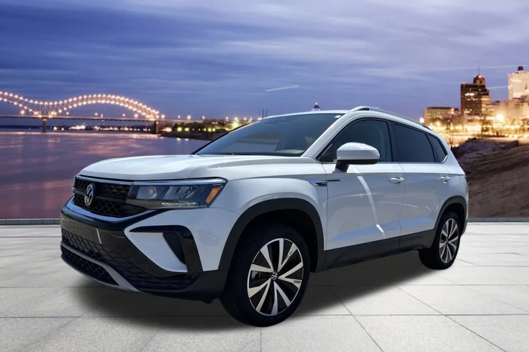 2024 Volkswagen Taos SE photo 1