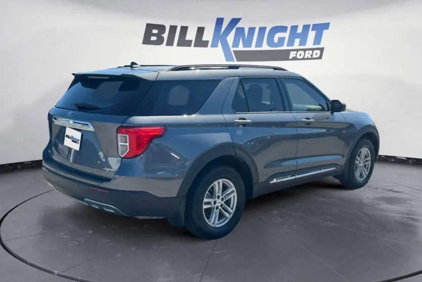 2021 Ford Explorer XLT photo 1