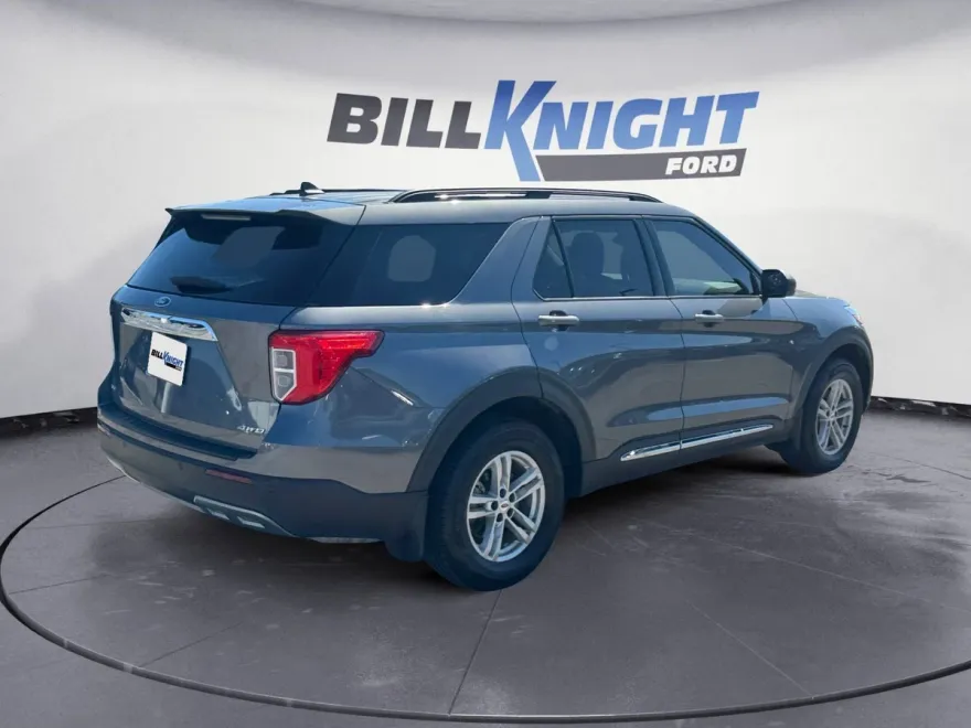 2021 Ford Explorer XLT photo 1