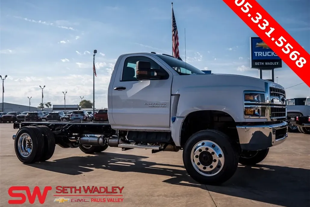 2024 Chevrolet Silverado 4500HD photo 1