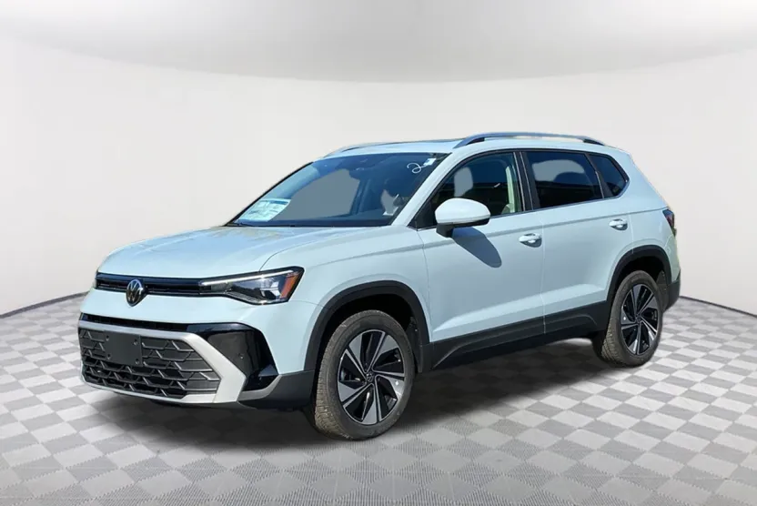 2025 Volkswagen Taos SE photo 1