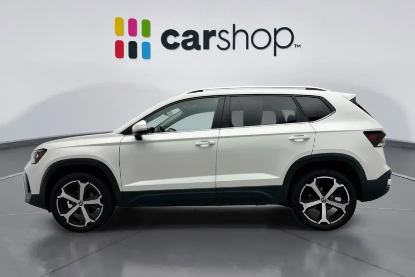 2025 Volkswagen Taos SEL photo 1