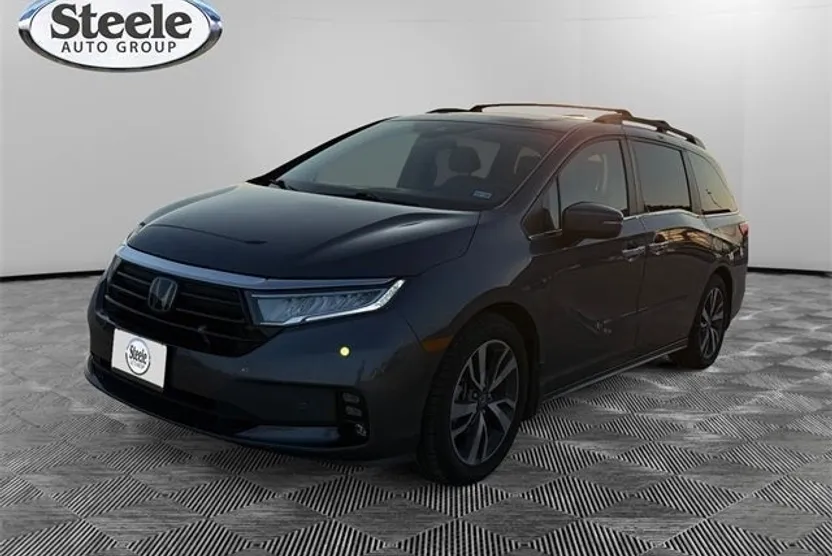 2023 Honda Odyssey Touring photo 1