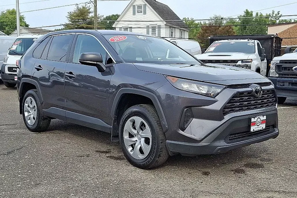 2022 Toyota RAV4 LE photo 1