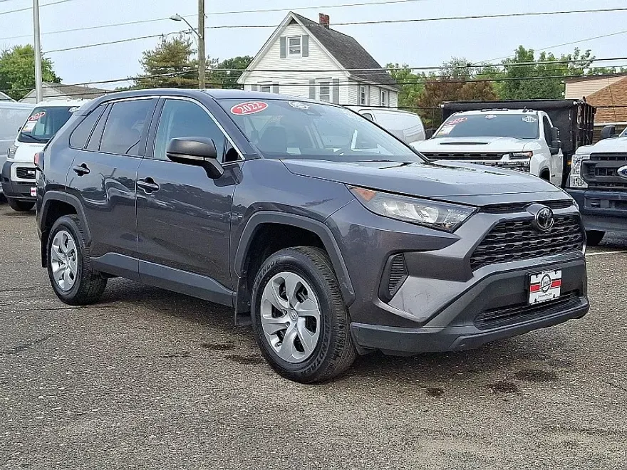 2022 Toyota RAV4 LE photo 1
