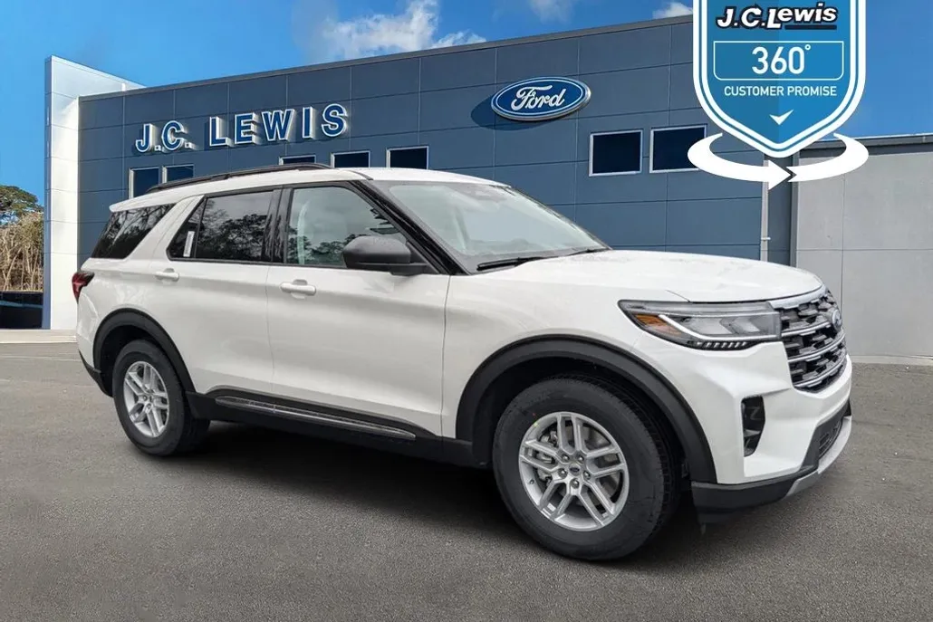 2025 Ford Explorer photo 1