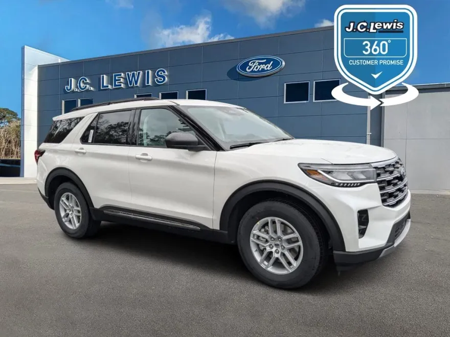 2025 Ford Explorer photo 1