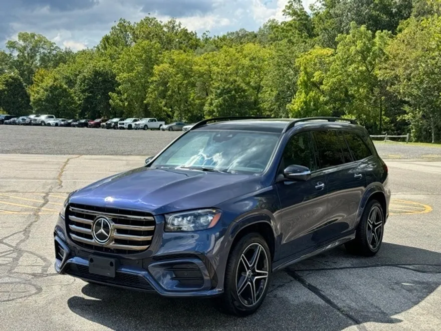 2024 Mercedes Benz GLS 450 4MATIC photo 1