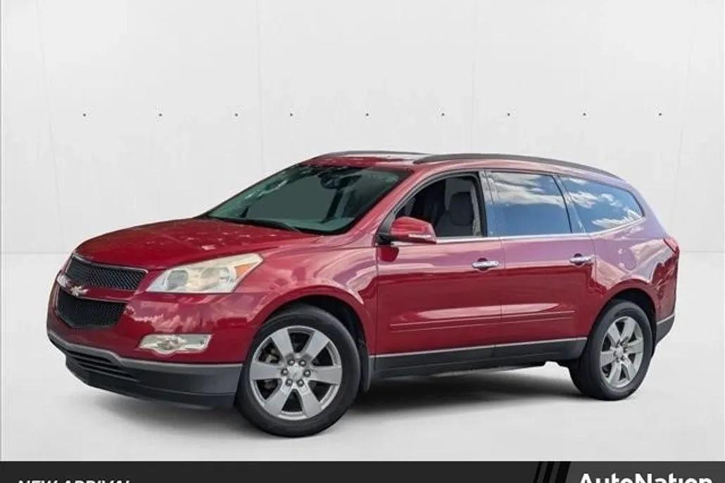 2012 Chevrolet Traverse 1LT photo 1