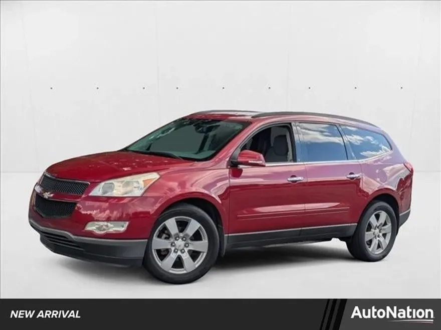 2012 Chevrolet Traverse 1LT photo 1
