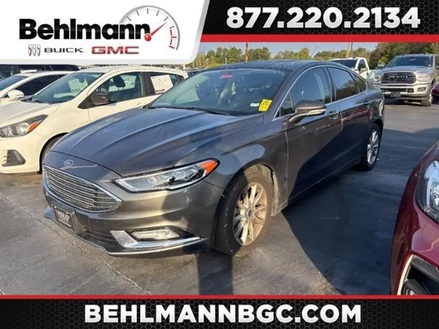 2017 Ford Fusion SE photo 1