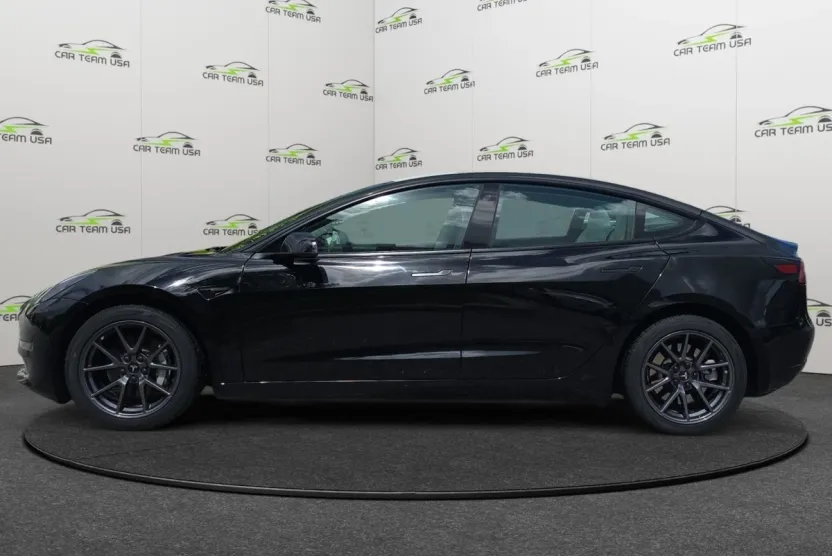 2023 Tesla Model 3 photo 1