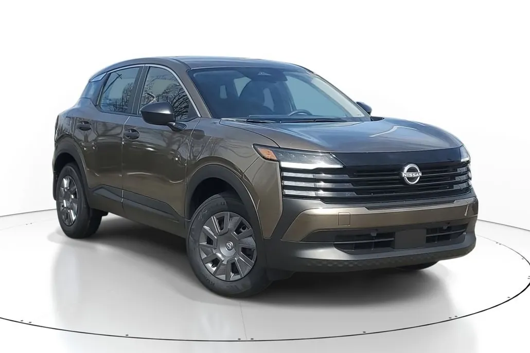 2025 Nissan Kicks S photo 1