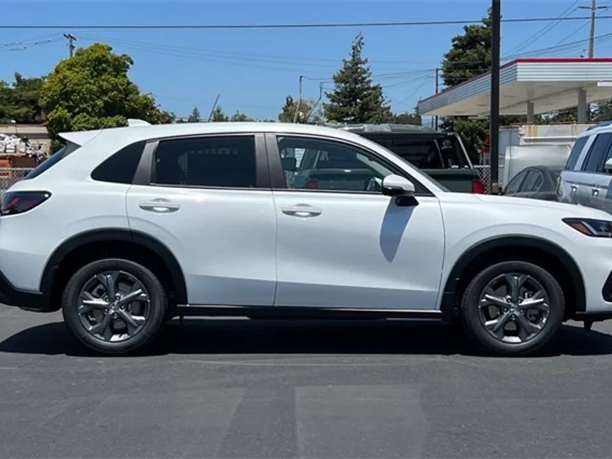 2026 Honda HR-V LX photo 1