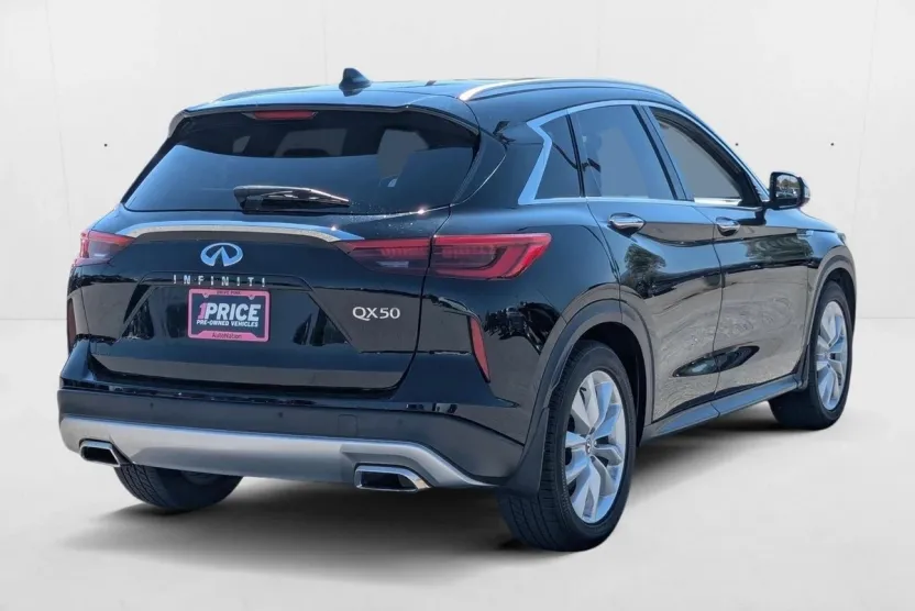 2019 Infiniti QX50 Essential photo 1