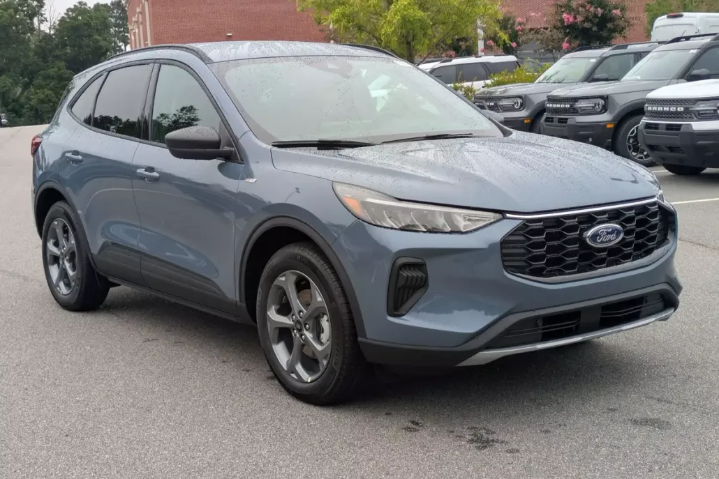 2025 Ford Escape ST-Line photo 1