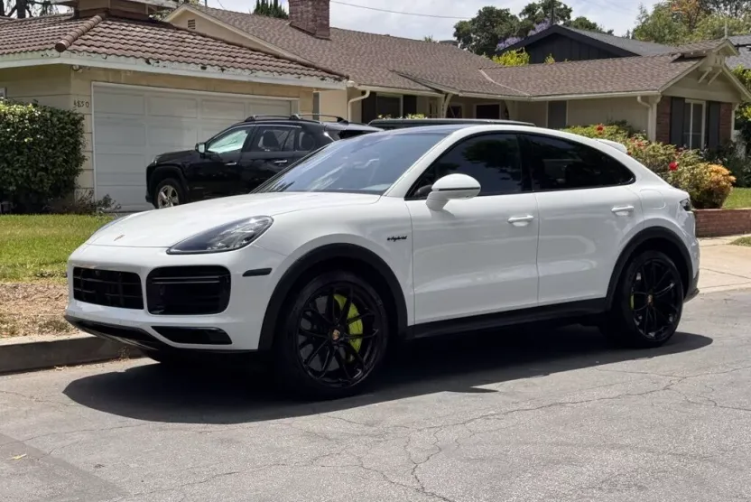 2022 Porsche Cayenne E-Hybrid Coupe Turbo S photo 1