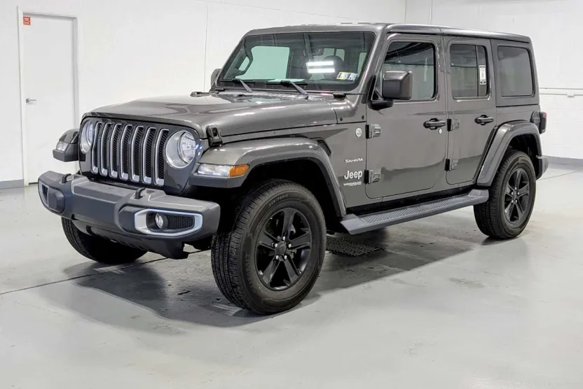 2018 Jeep Wrangler Unlimited Sahara photo 1