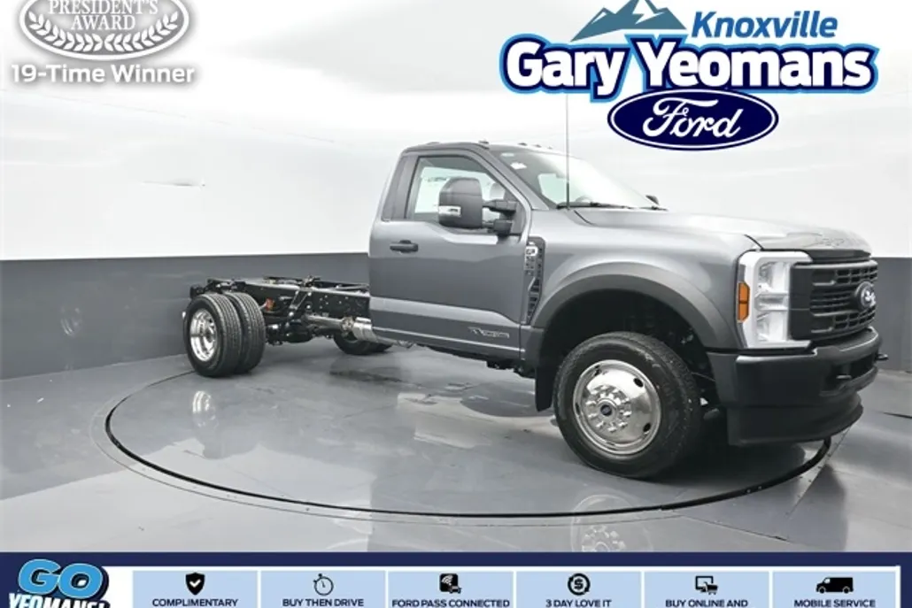 2025 Ford F-550 XL photo 1